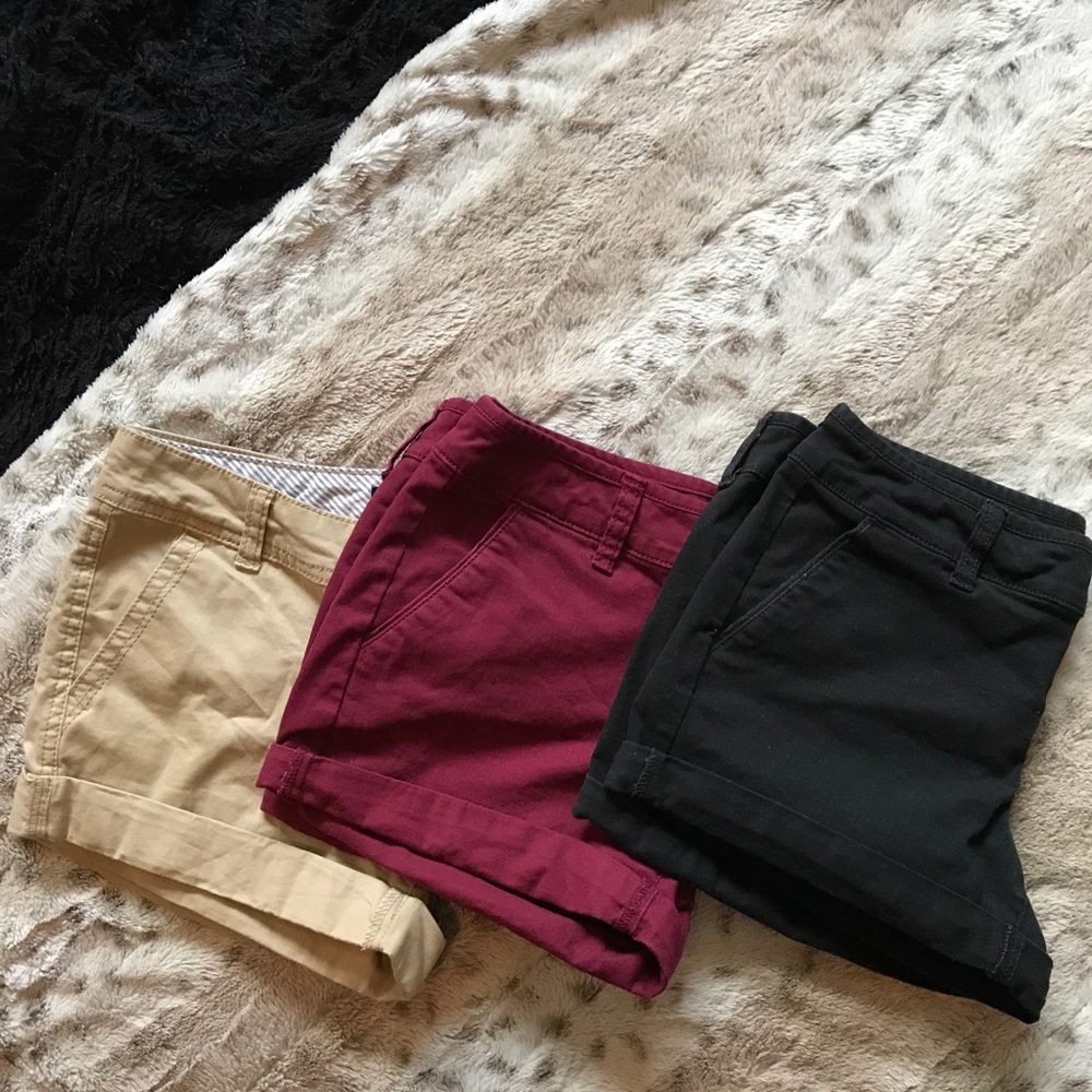 2 American eagle 1 Aeropostale cargo shorts!